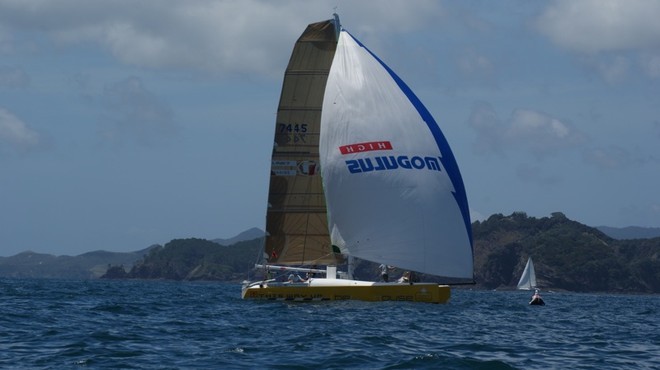 Beachhouse finishes at Bay of Islands Raceweek 2009 © Geoff Davies www.luvmyboat.com